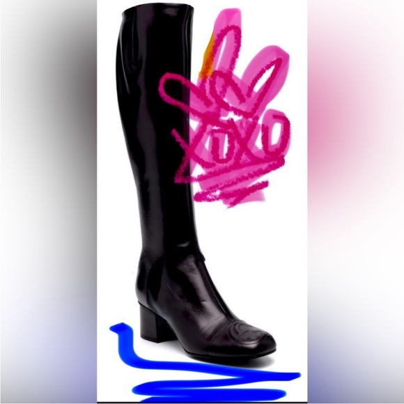 Gucci Black Leather Shoe with Gold Detail - Picture 3 of 16